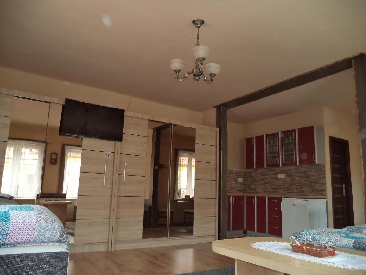 Penzion u Šmídů Náměstí Jaroslavice  Exteriér fotografie