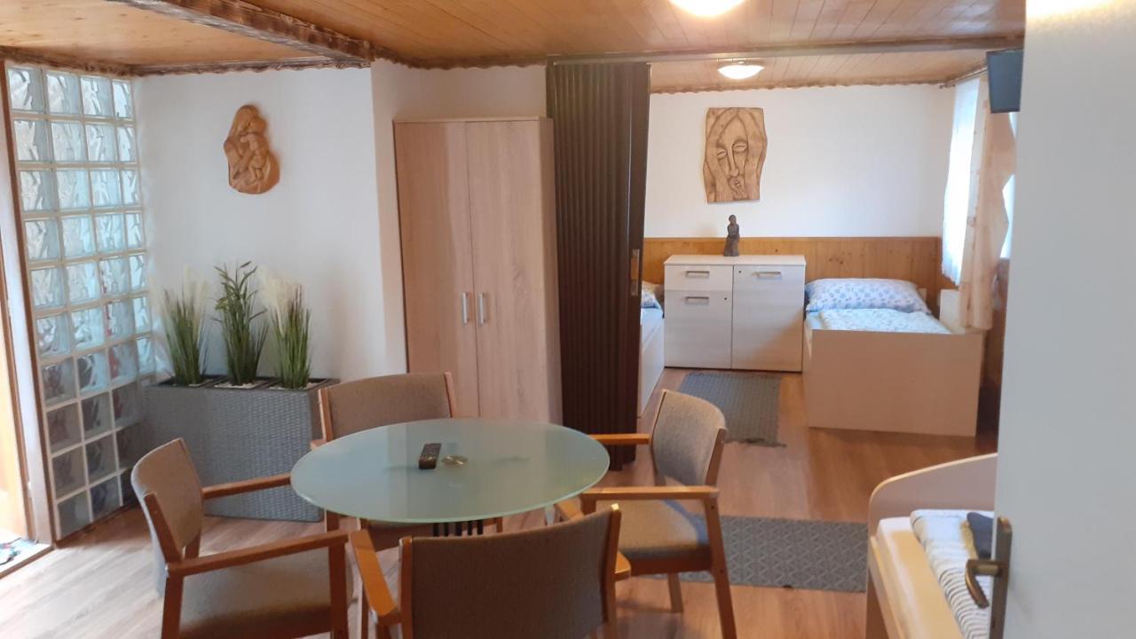 Penzion u Šmídů Náměstí Jaroslavice  Exteriér fotografie