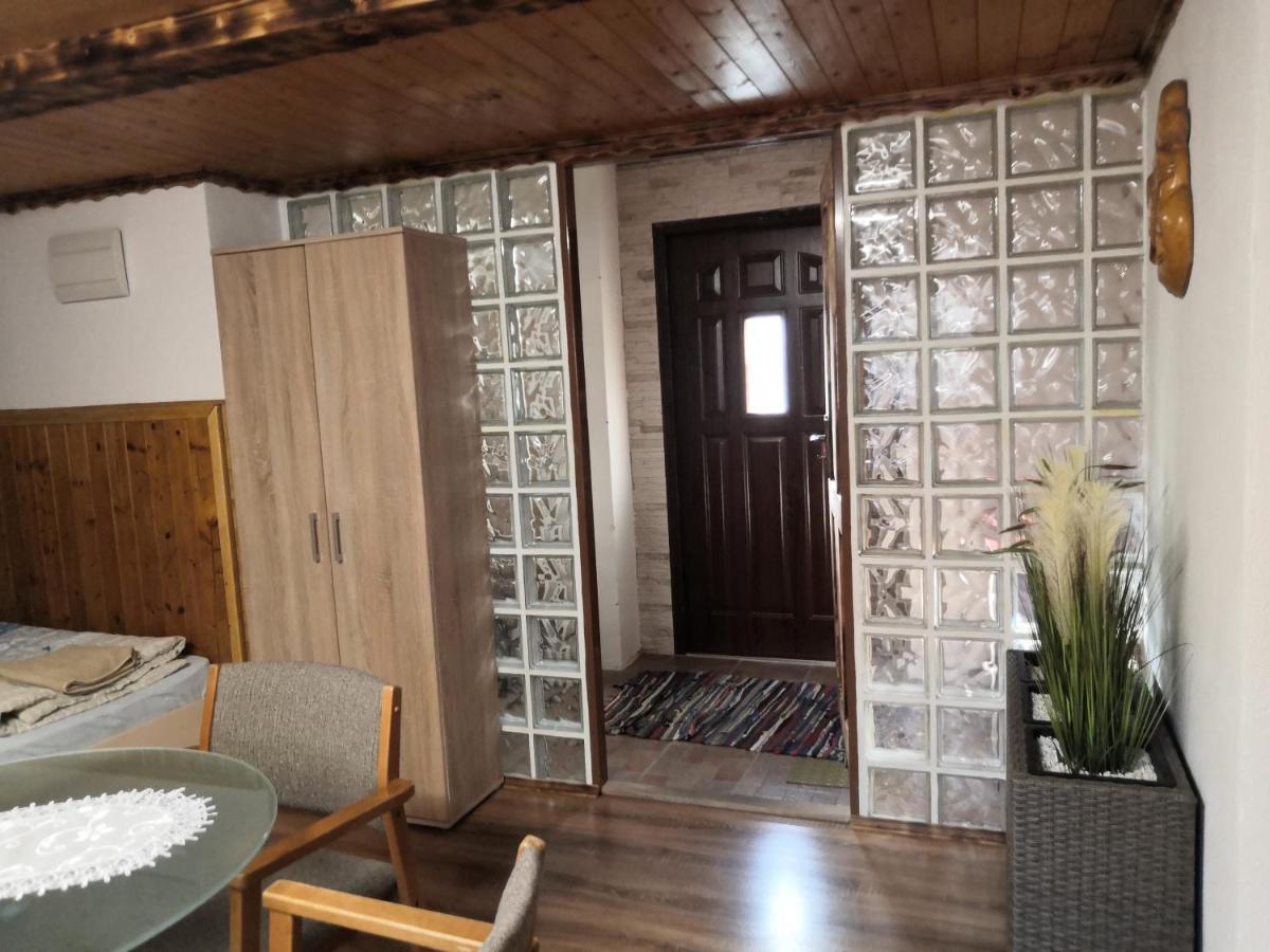 Penzion u Šmídů Náměstí Jaroslavice  Exteriér fotografie