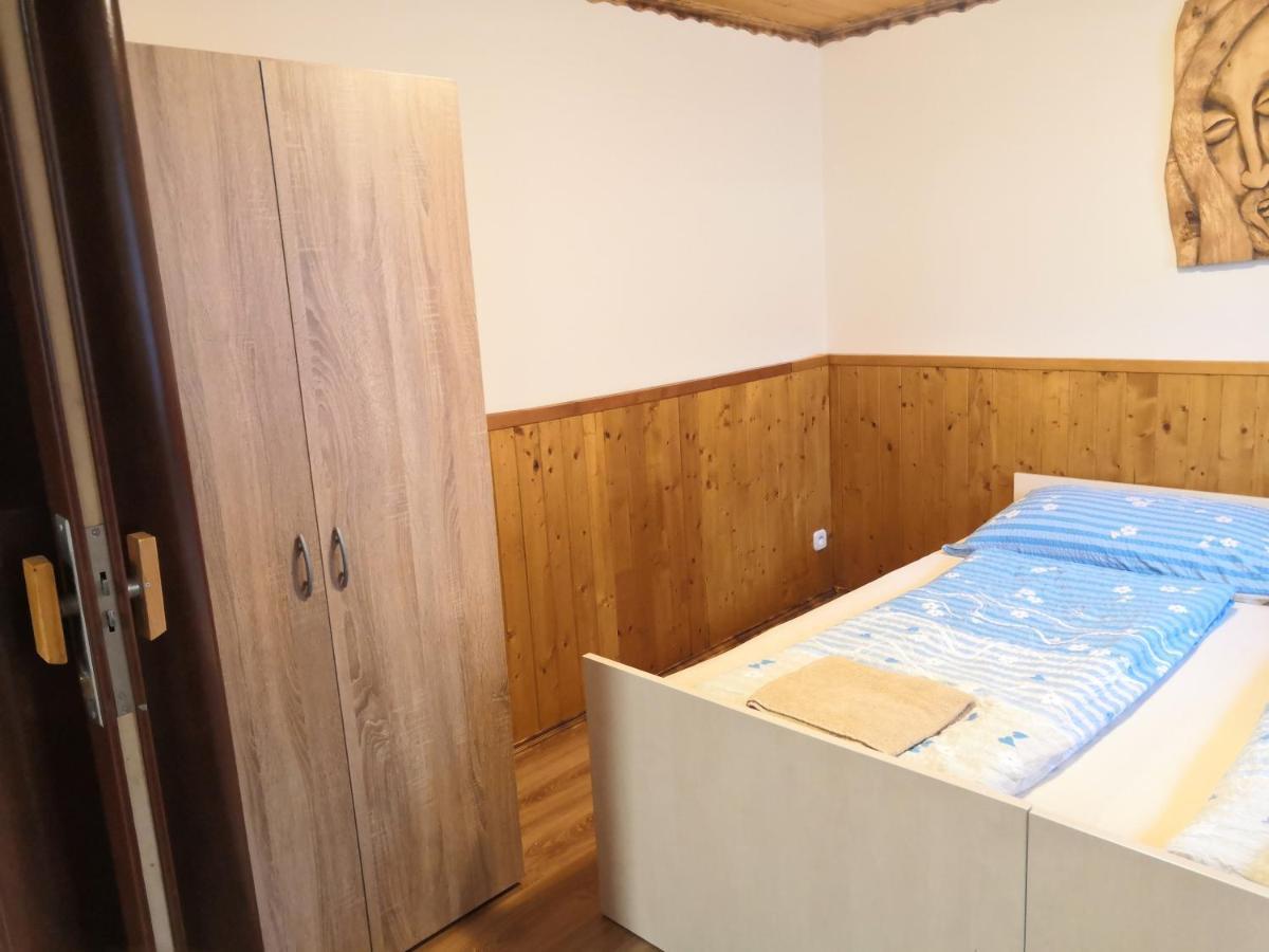 Penzion u Šmídů Náměstí Jaroslavice  Exteriér fotografie