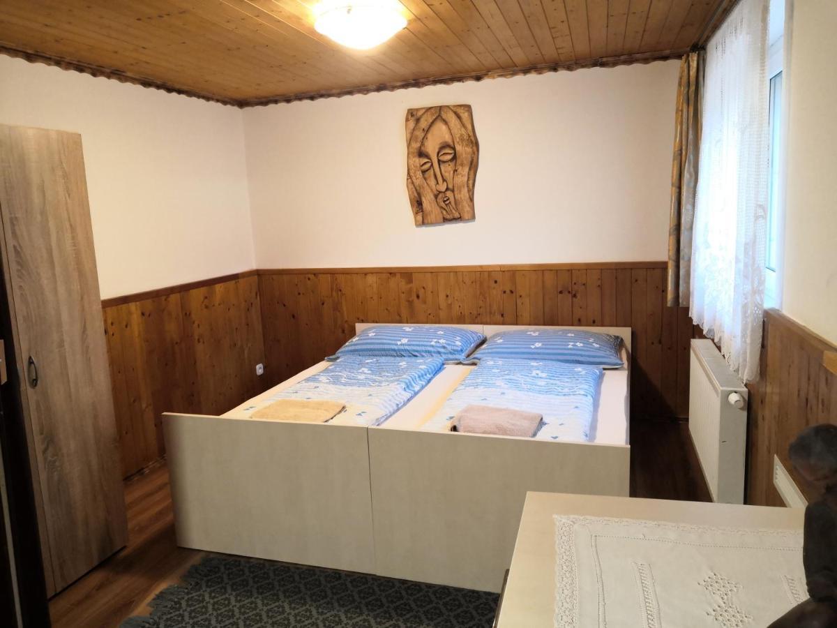 Penzion u Šmídů Náměstí Jaroslavice  Exteriér fotografie