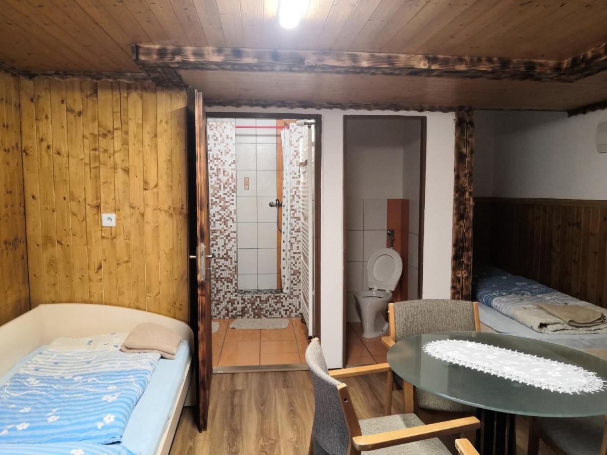 Penzion u Šmídů Náměstí Jaroslavice  Exteriér fotografie